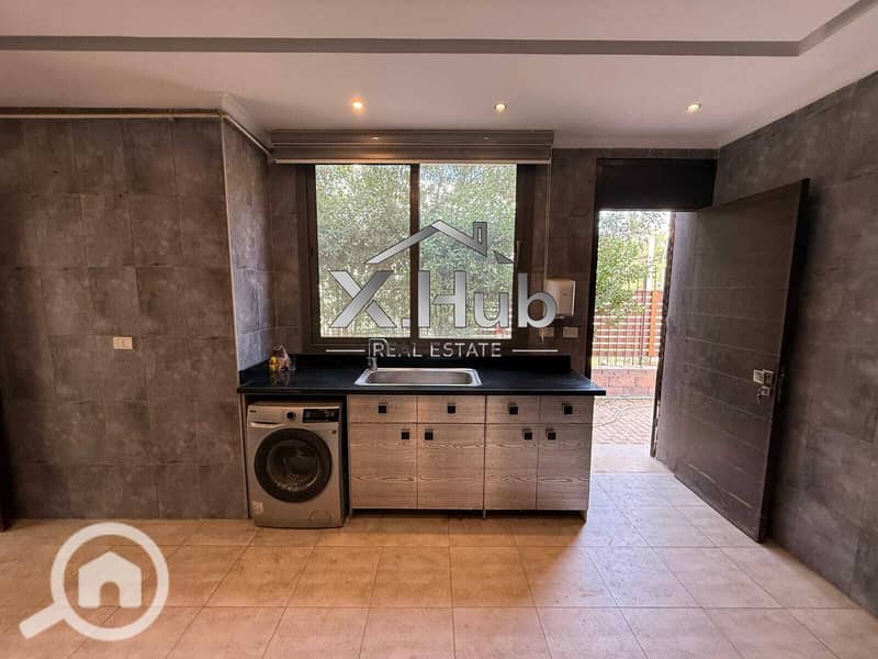 8 f572cdc1-78b6-444f-a4b9-7121a7ed9708. jpg