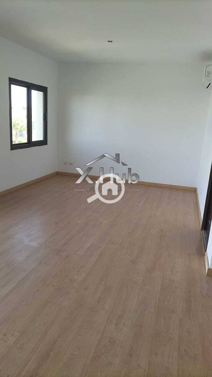 4 29d0231e-b0c8-4d4f-8e33-85449fb37a3e. jpg