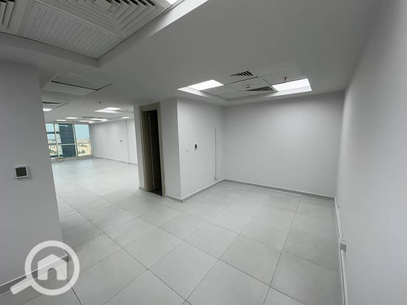 5 5a8d9a1d-12fa-479c-b3ee-0414e4ba877a. jpg