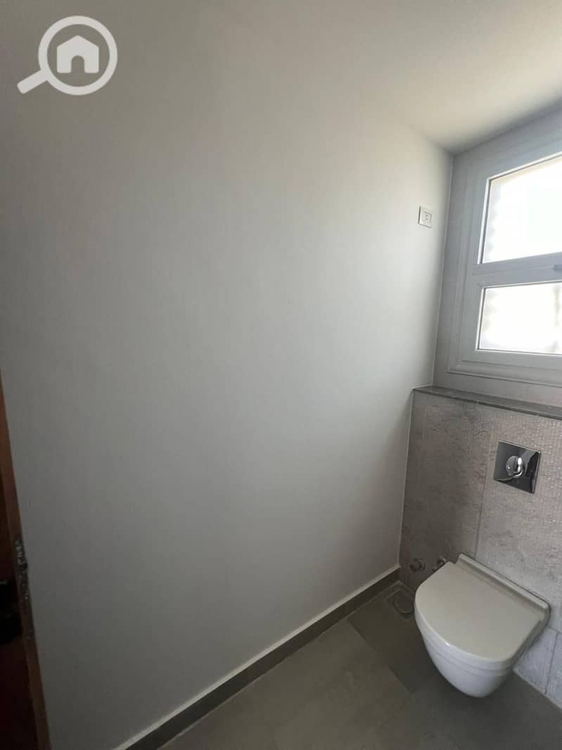 3 8fb18bf6-39bc-43ed-b910-358e6e070619. jpg