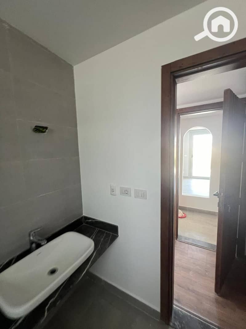 7 3795d054-426f-438f-9c45-9091366d3283. jpg