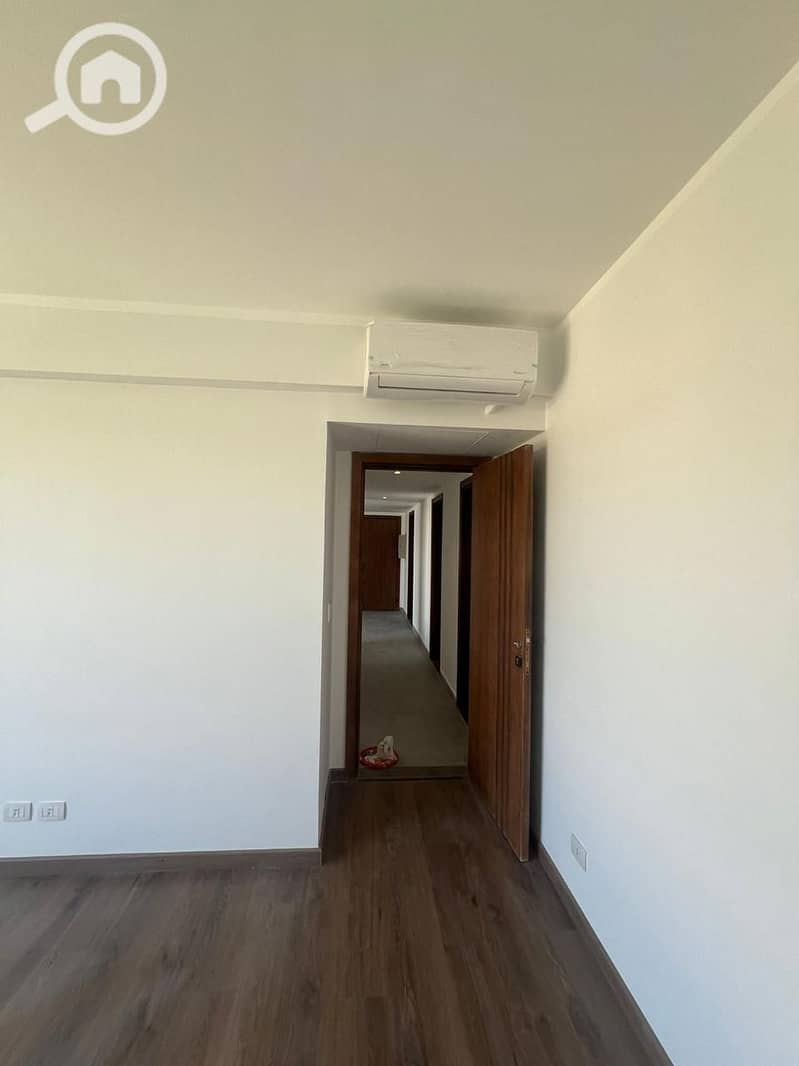 8 782588d0-1b38-4b3a-bc4a-a770c0bf498e. jpg