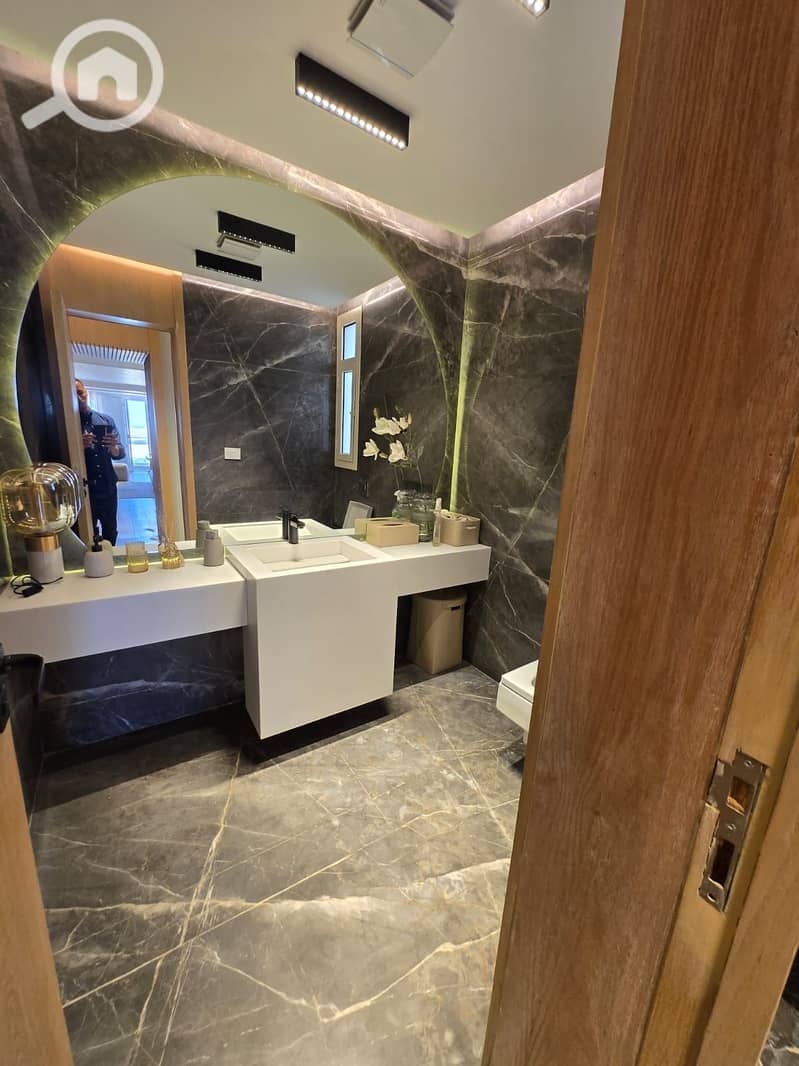 6 WhatsApp Image 2025-08-20 at 17.41. 42_3394ff1a - Copy. jpg