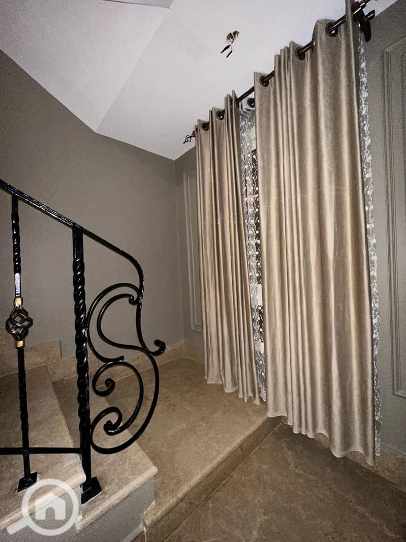 7 6a9d3d47-f740-49d9-bc98-3ea2a8d311f4. jpeg