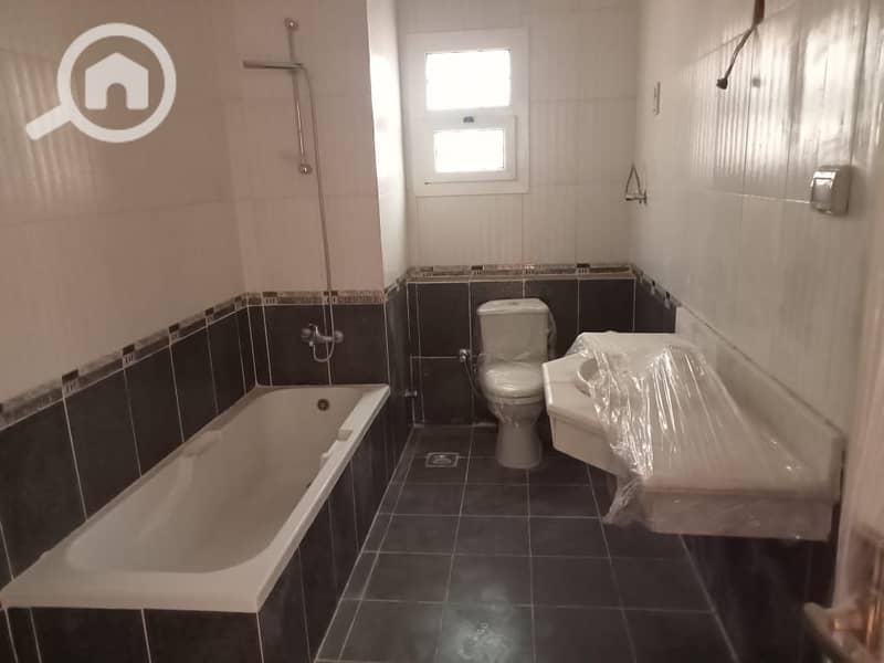 14 cf35fcd2-abc8-46cd-bfba-0e1b81355fe4. jpeg