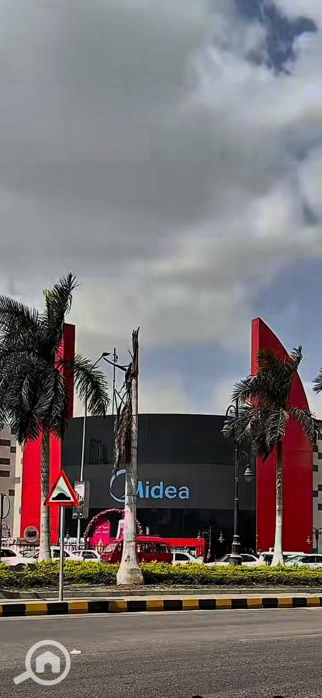 12 93977713-f9c4-419c-94c7-5ff123274051. jpg