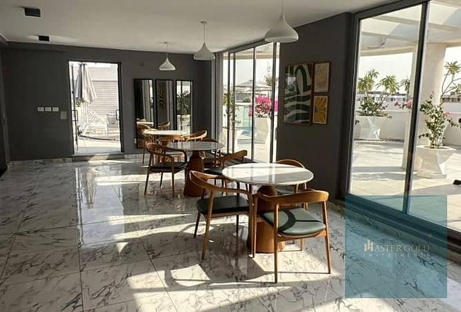 3 8270567-8e928o. jpg