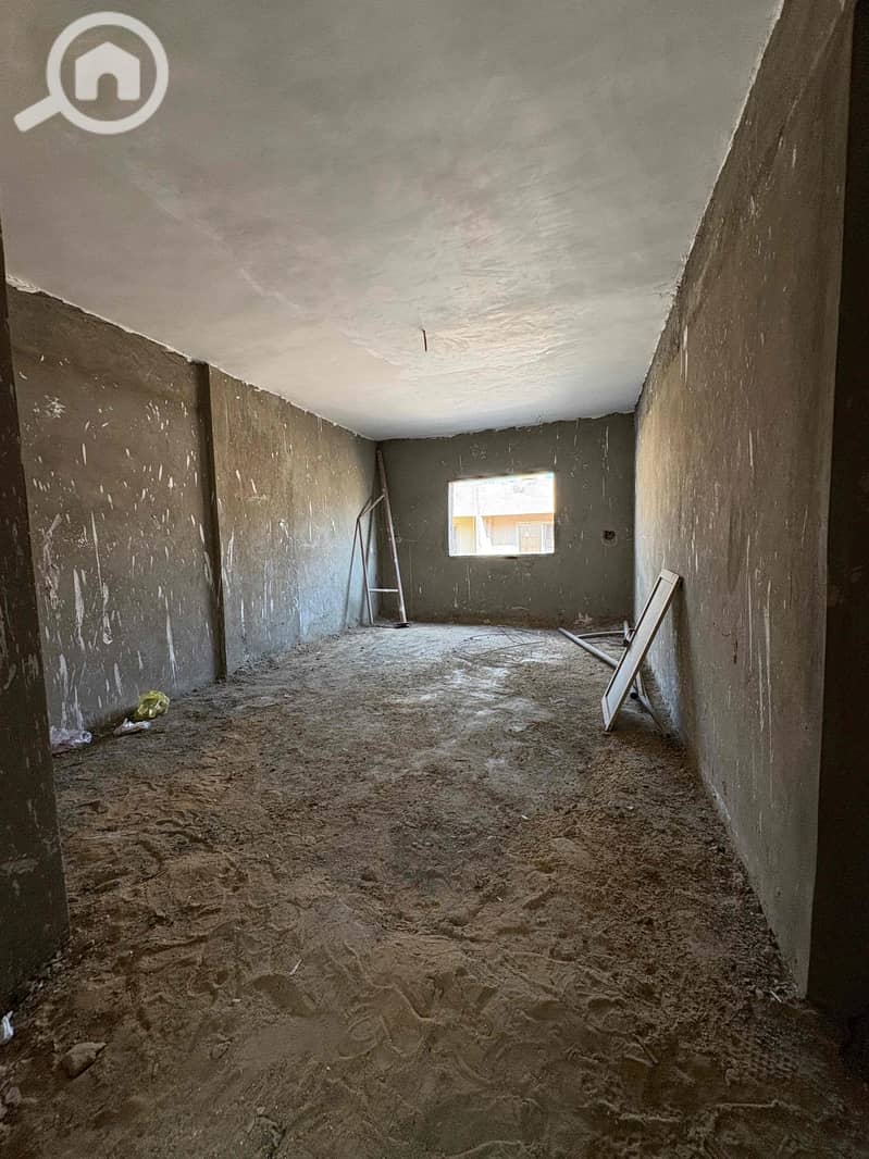 2 fb60afed-9e96-4a04-8e4f-b8402425d4f5. jpg