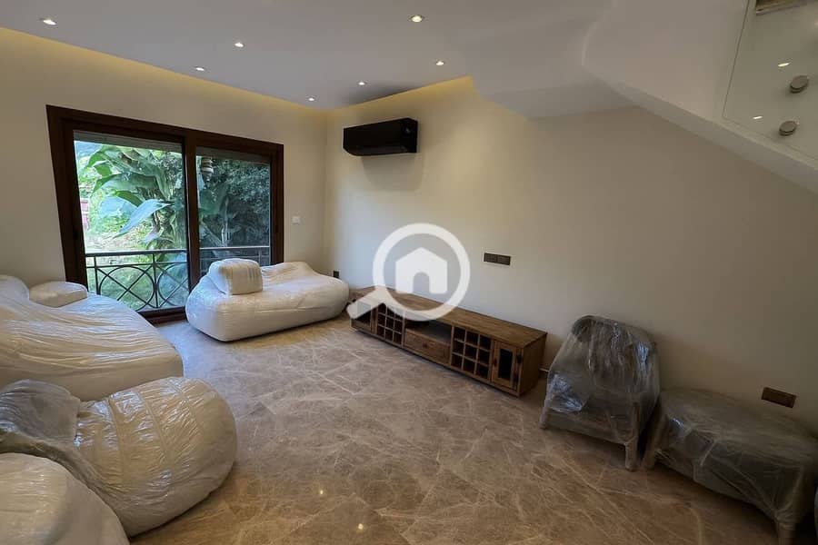 7 590754851_122303752928228254_7628055000117961203_n. jpg