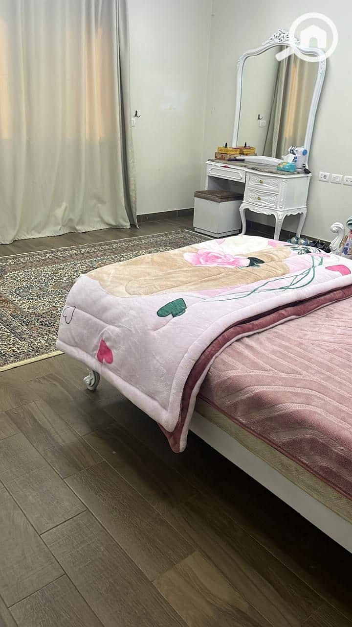 8 b81961a8-6e71-4ede-9623-3e457c3af7b7. jpeg