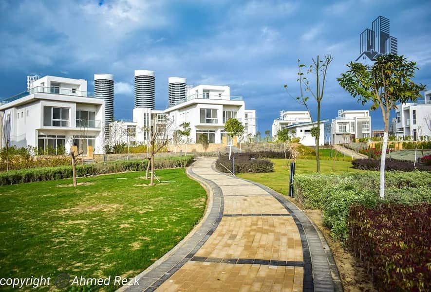 5 WhatsApp Image 2025-09-21 at 04.56. 09_52659632. jpg