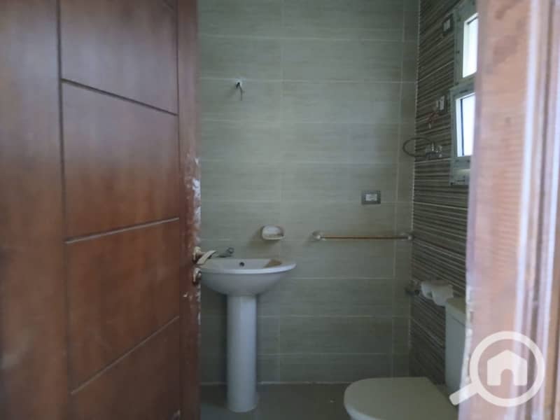 8 dbc2b98e-436e-4a44-bcf6-45bcf583ff01. jpg