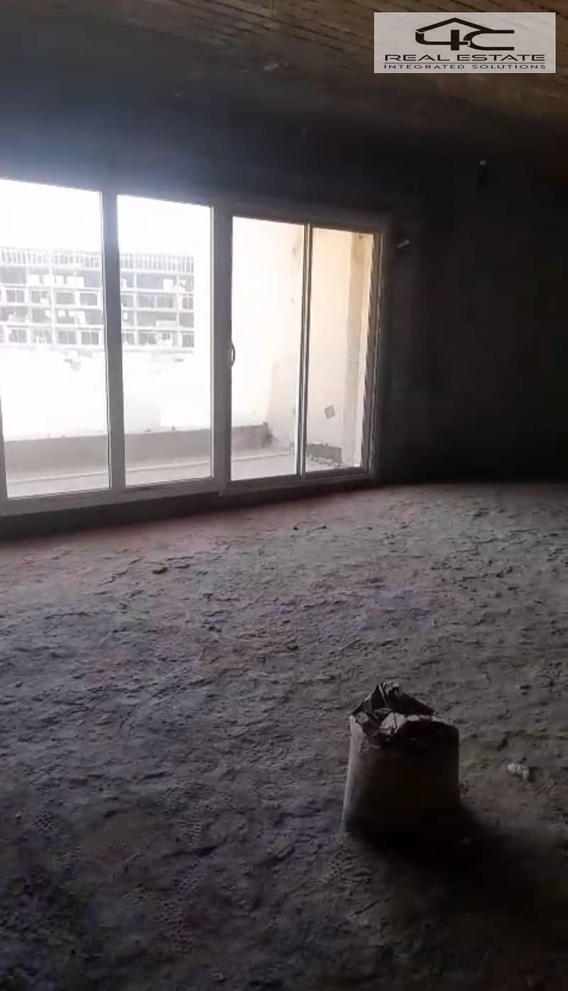 4 394151f0-0e55-40a5-afb7-d2cf03a827a3. jpg