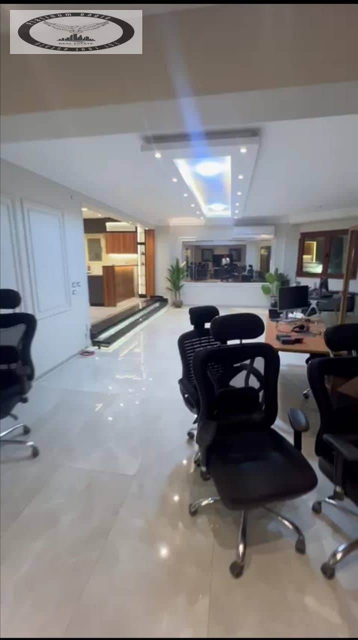 7 78945cc7-cd54-4dfd-9367-da7a91bd0f9e. jpg