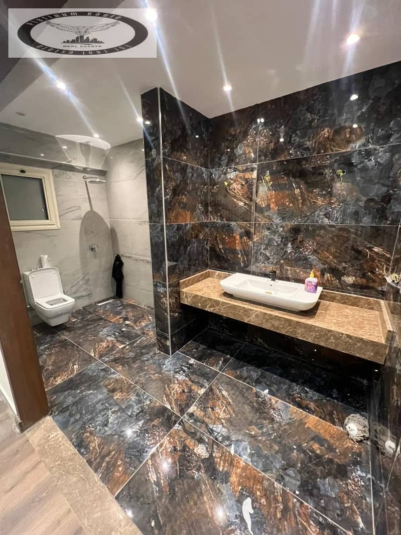 21 8e9b3cf1-e338-415f-84ce-f92f21799f39. jpg