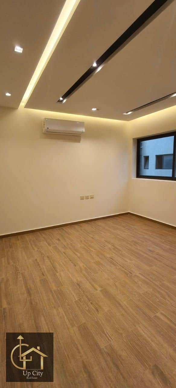 8 82ef82fe-faaa-48af-a049-49c0e7614e76. jpg