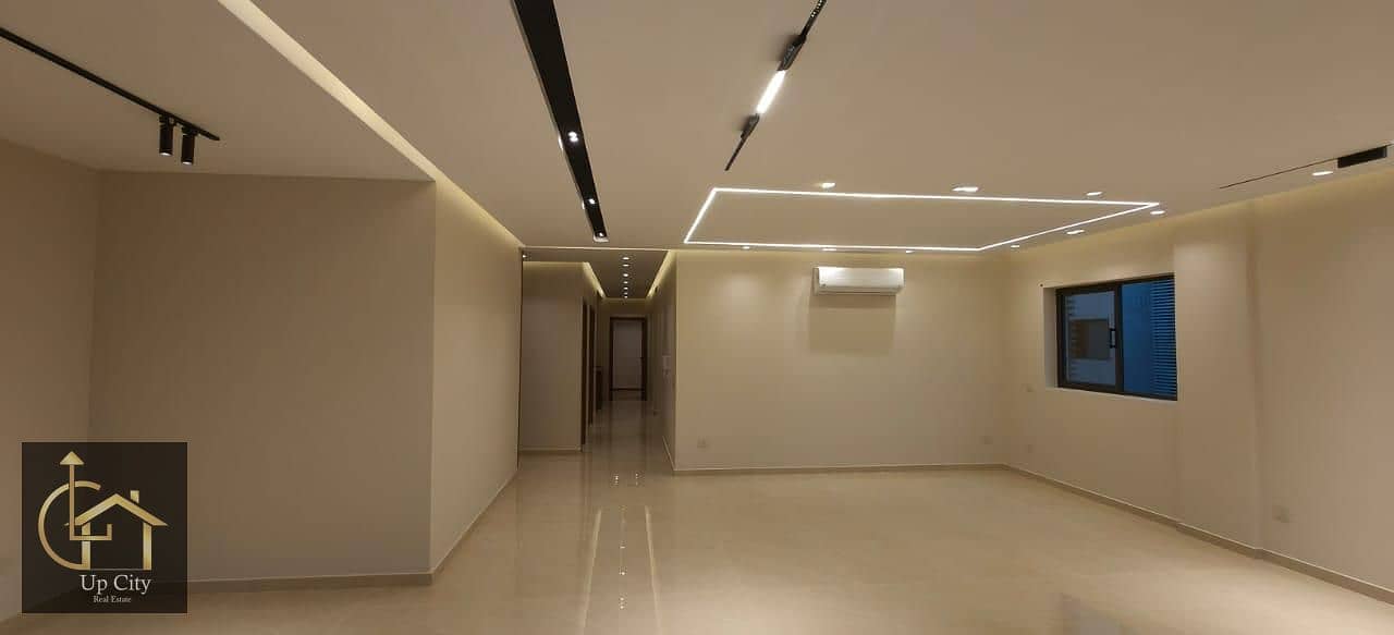 16 e131e9b1-a960-4281-bf3a-ee11845cad3a. jpg