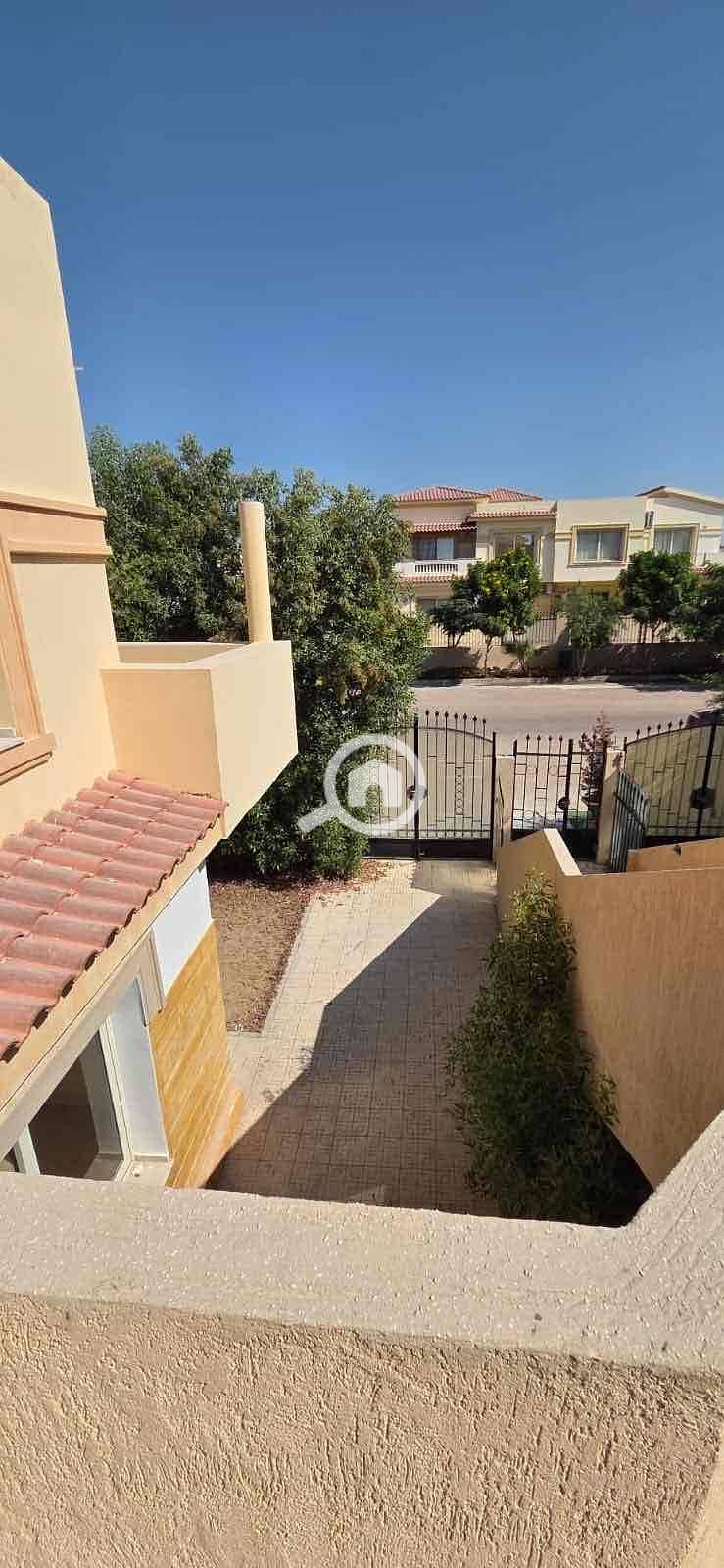 2 27b7d2ef-5038-4802-a947-59246af16242. jpg