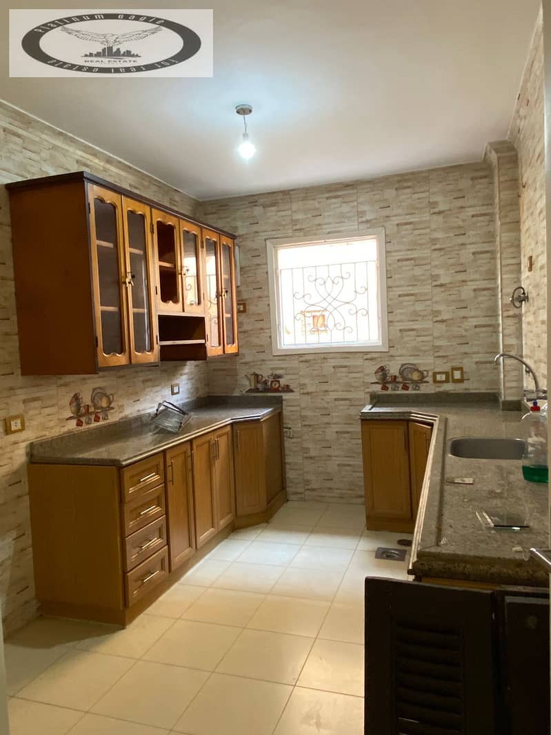 9 52ca3d21-7bfc-46d0-a972-4b14697cc60b. jpg