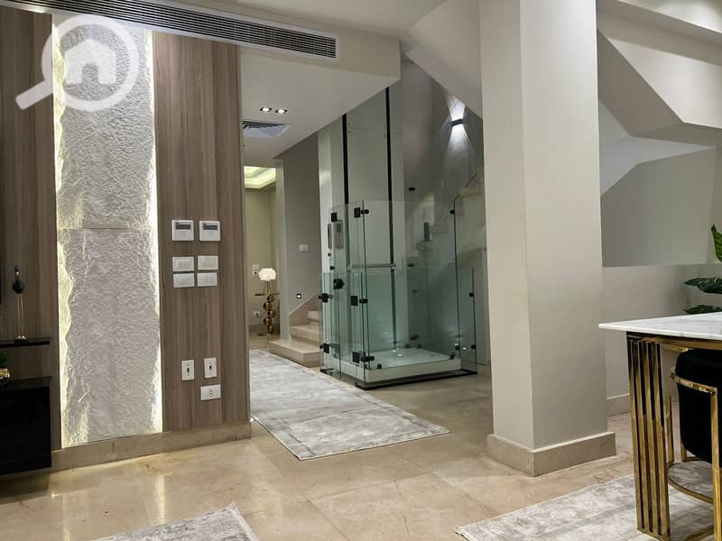 6 2ef9a467-5595-4349-8465-ef185f7b638d. jpg