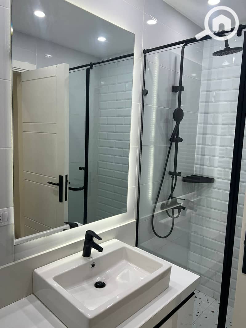 15 bd90c1ac-b252-4a8a-8827-6b7ce8905d2b. jpg