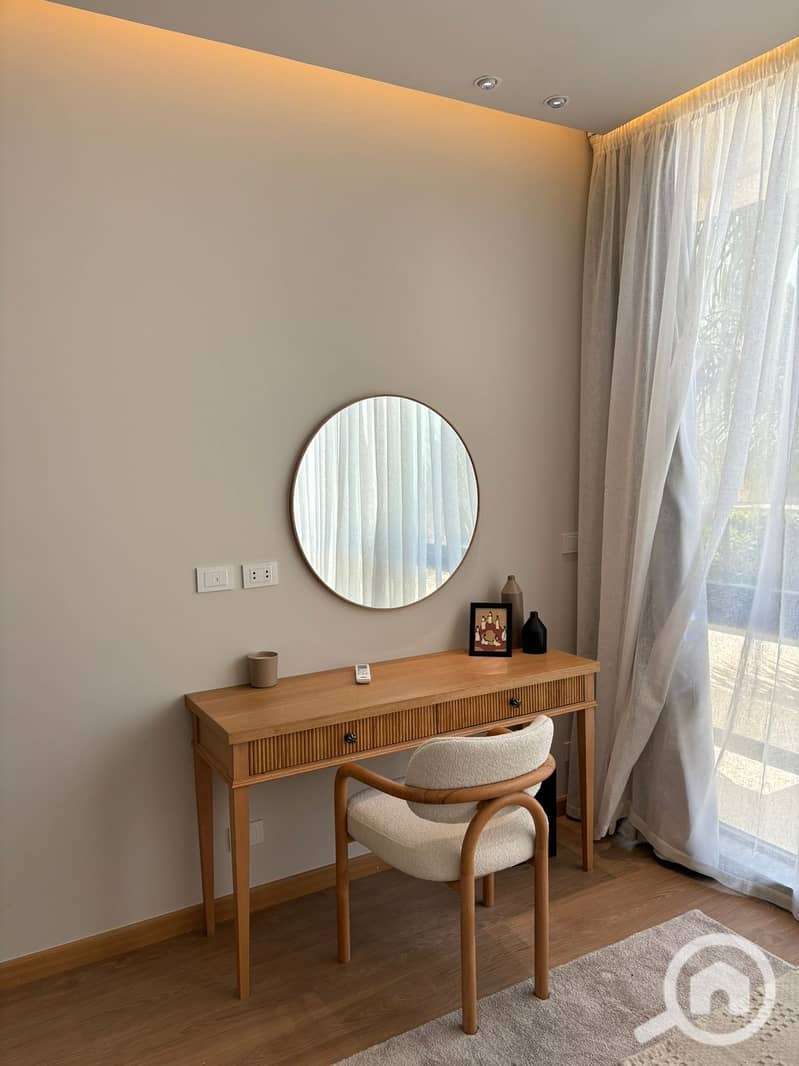 8 3eea1562-d640-4144-abb1-3153d4cf7db9. jpg