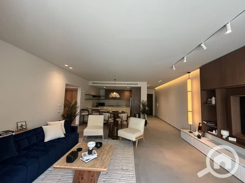 17 e240cf0b-c037-44dd-86c7-f9c55749979f. jpg