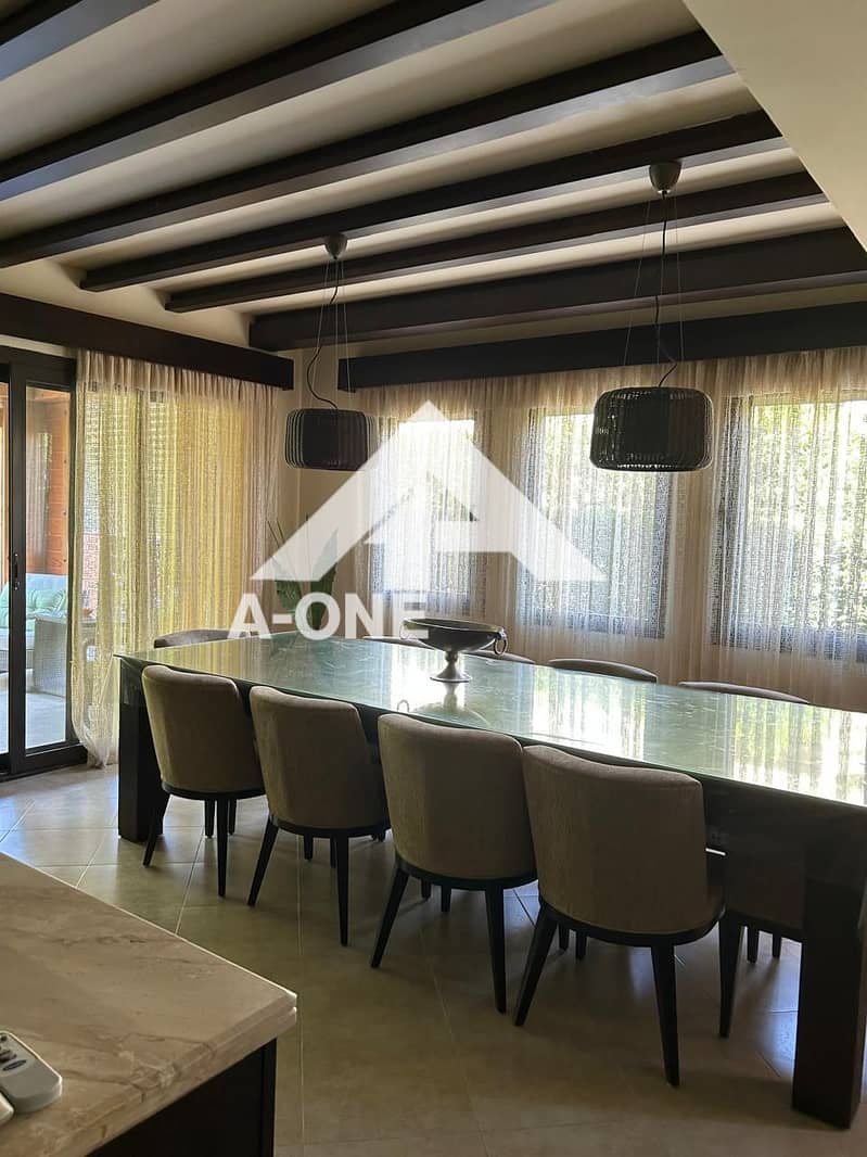 5 10a079cd-bc15-4775-811b-17c54ce0a8a0. jpg