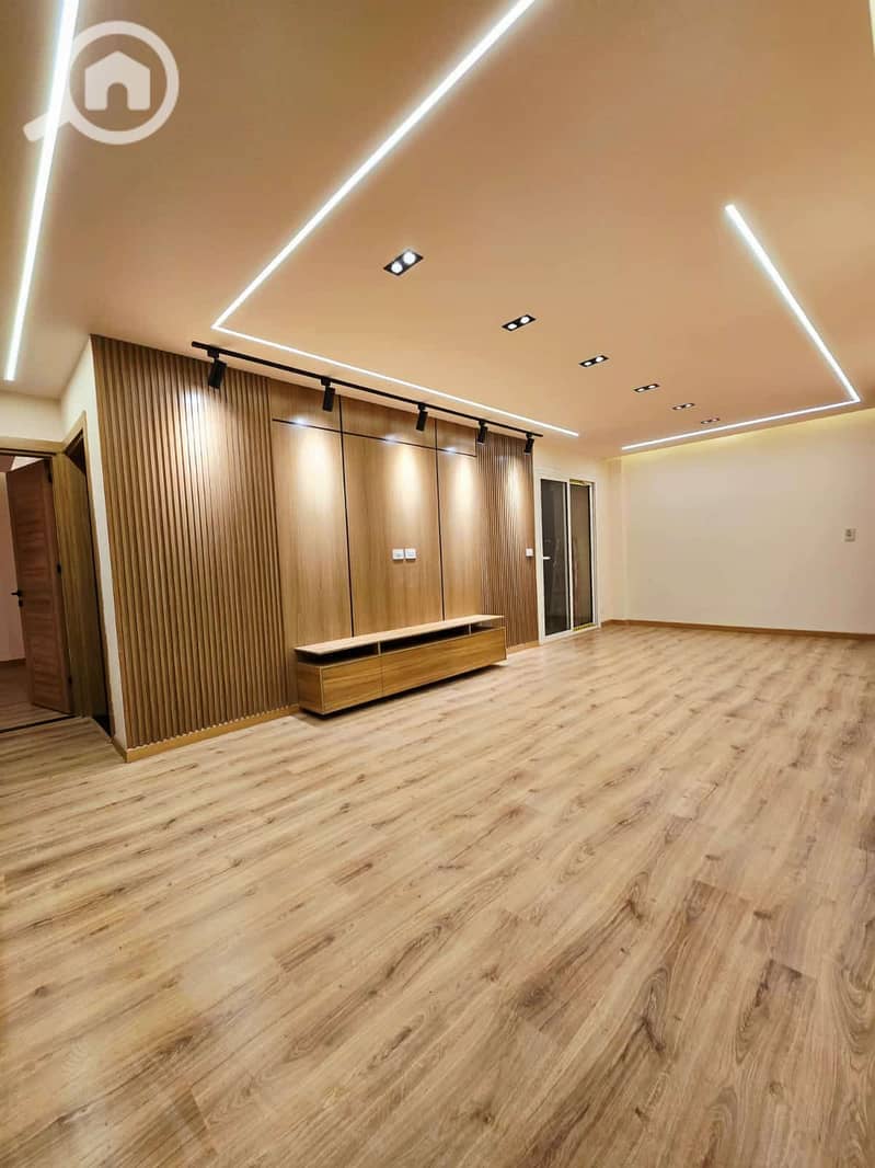 10 ba79ce4f-a5ba-496d-87f7-dfb8be31d021. jpg