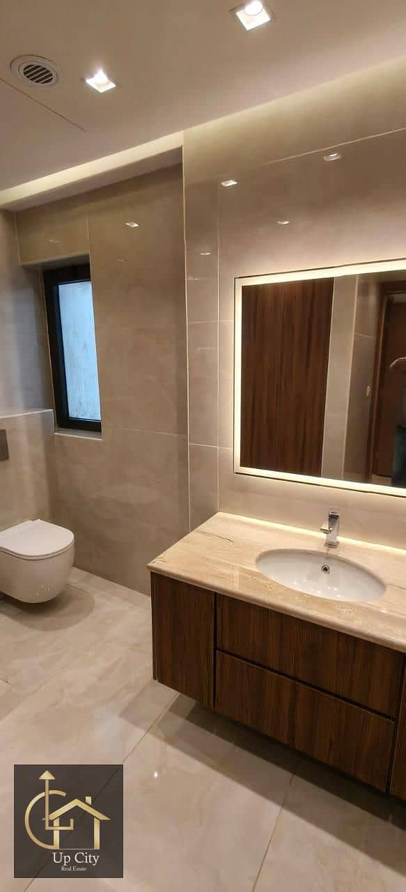 7 3d3cacb4-0090-4e33-8d4f-cfca60a61c64. jpg