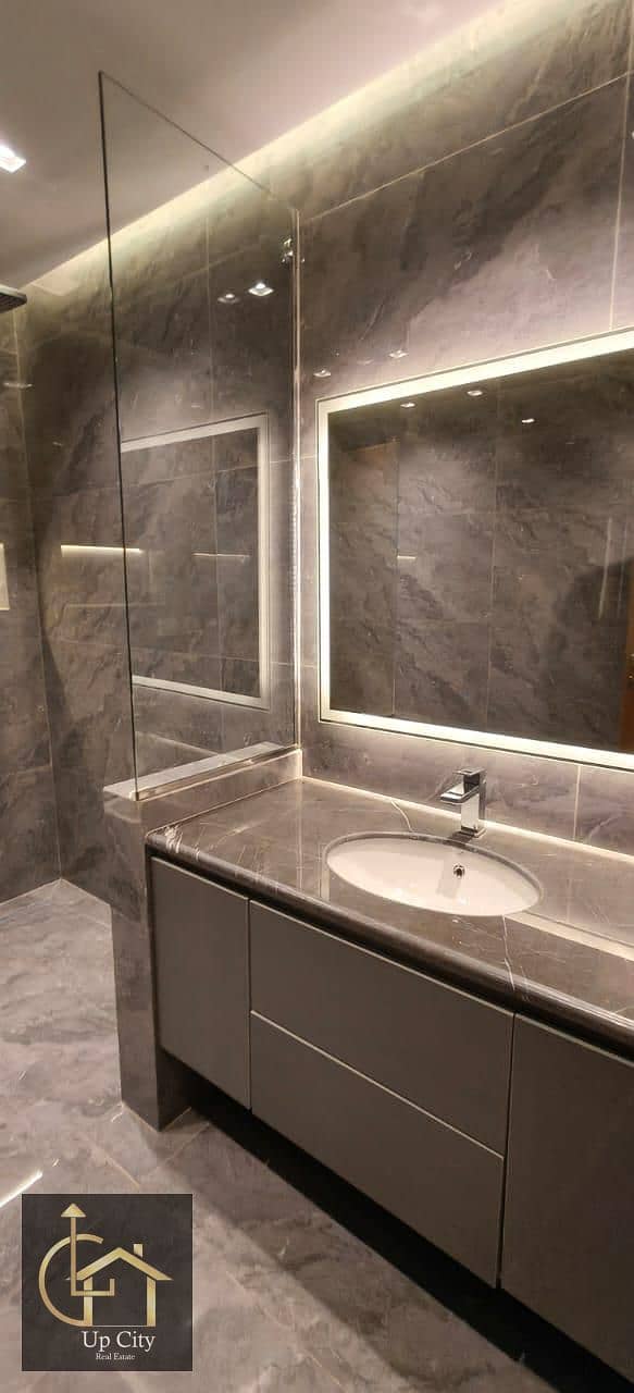 12 91c8b359-f0fb-4f6f-b3e1-d17c30cb7f27. jpg