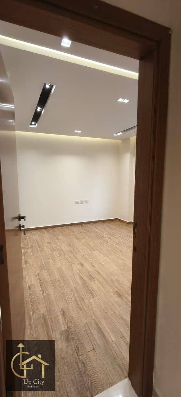 14 8380d9cc-21f4-4057-a9e9-f4dfc3ba4963. jpg