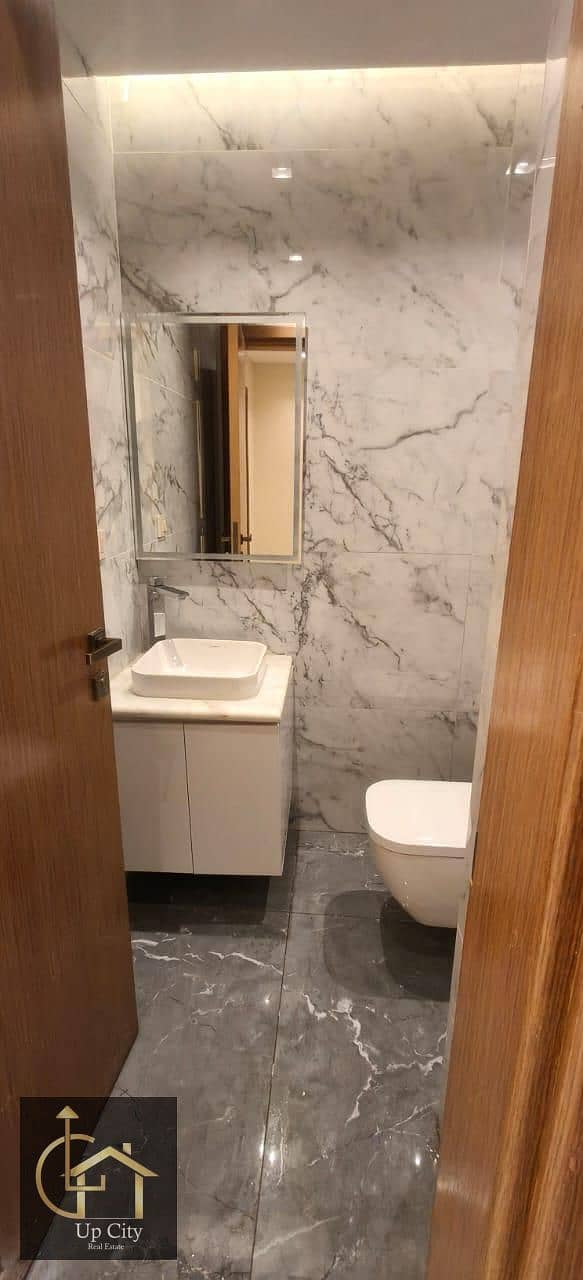 20 c2c849a9-ddbd-4f98-b6bb-4e8af5ce4c81. jpg