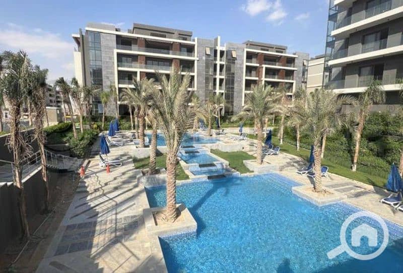 2 8349945-8ed13o. jpg