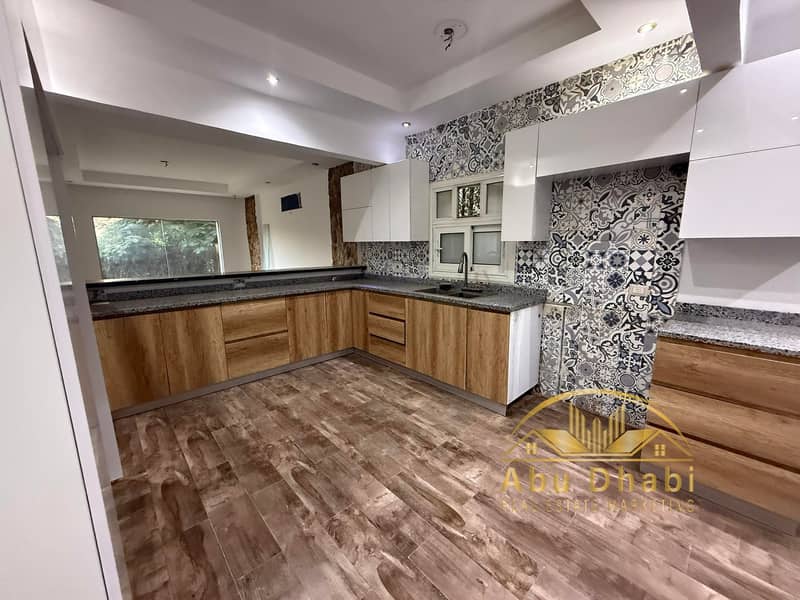 8 558193631_791817296928502_1512471292270198126_n. jpg