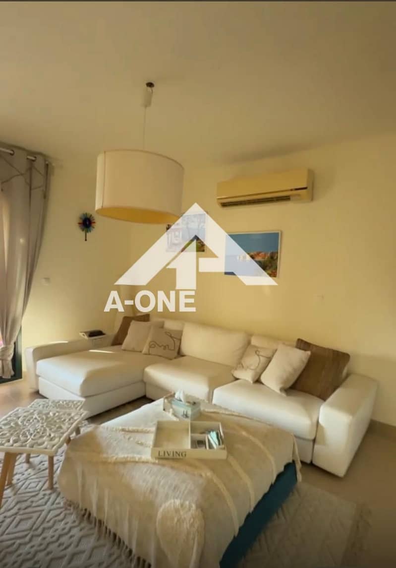 2 f5ca0c05-0850-4842-b72d-86e257a7f1c4. jpg