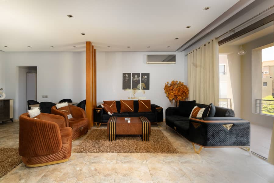 2 0V3A2645-Edit. jpg