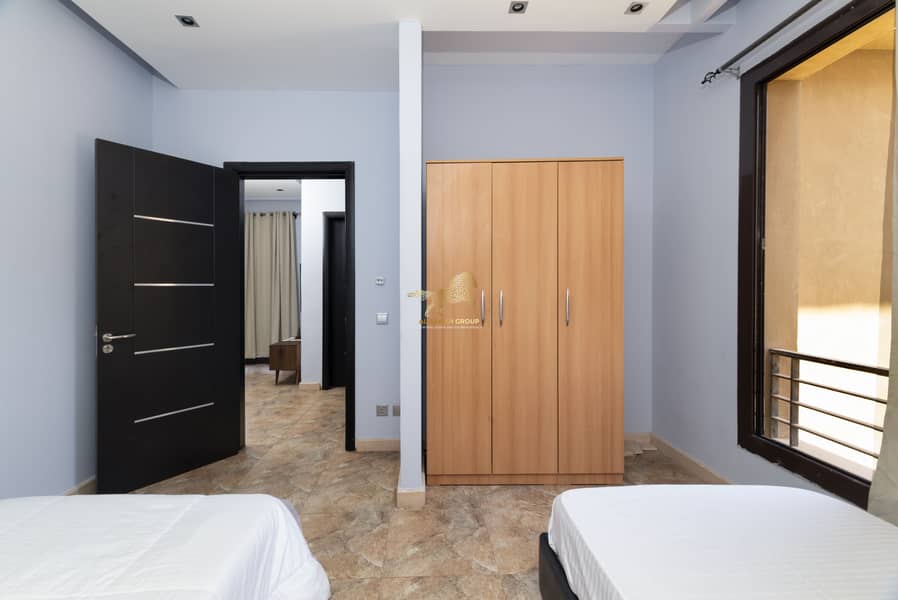 4 0V3A2624-Edit. jpg