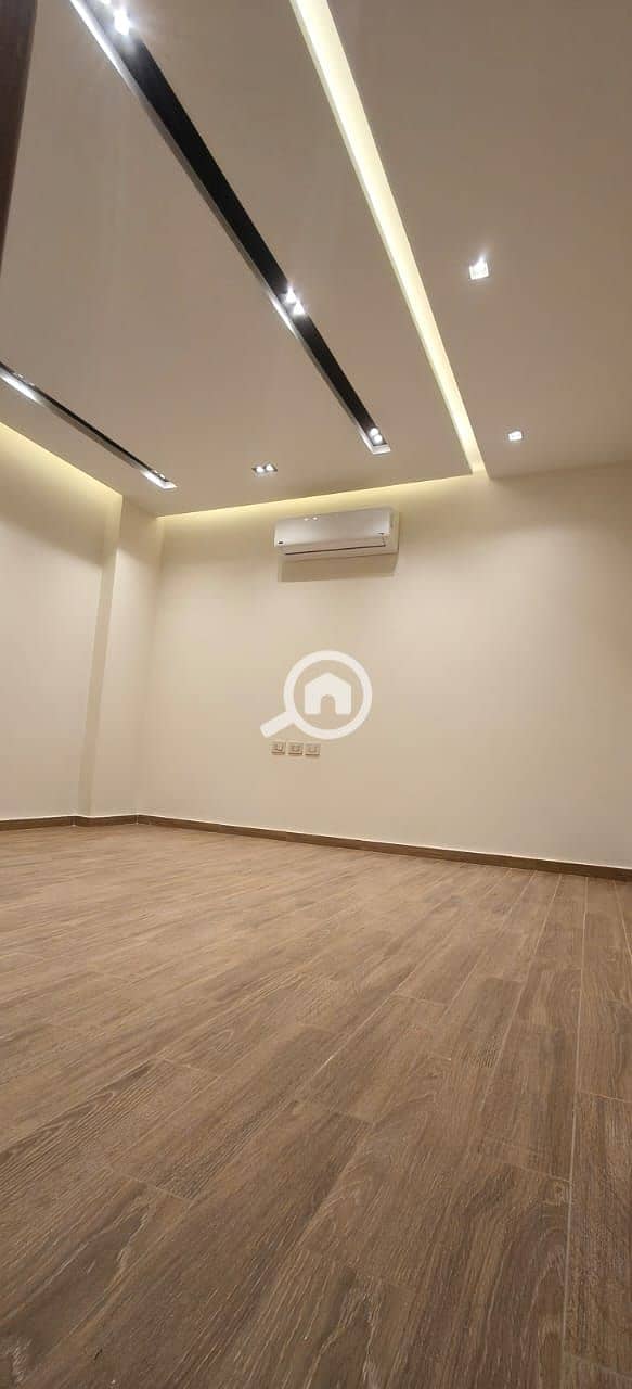 6 WhatsApp Image 2025-12-02 at 3.08. 06 PM (1). jpeg