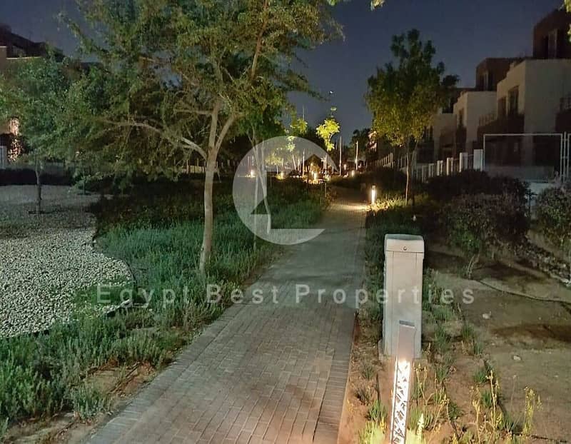 5 637eb1c3-27a5-44d9-a63b-e4f10b822879. jpg