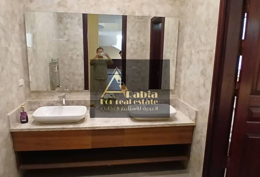 6 d97a7b9d-f0ec-40b8-bcf2-334d0fba6021. jpg