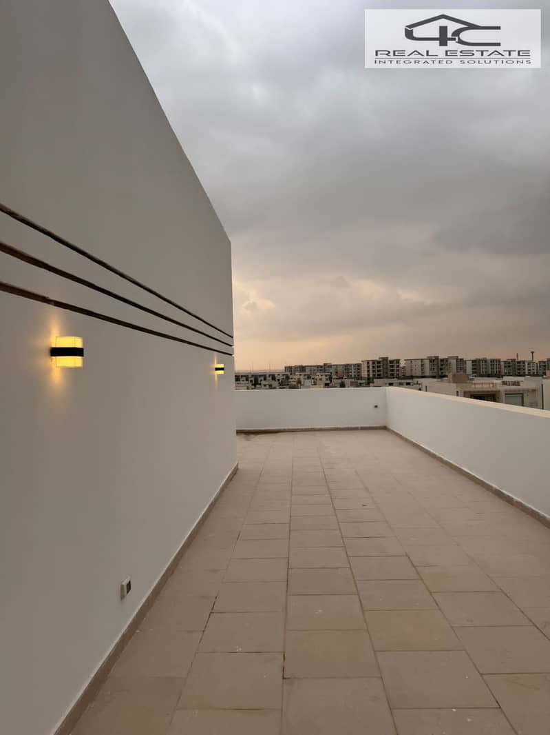 8 WhatsApp Image 2025-12-02 at 18.06. 36. jpeg