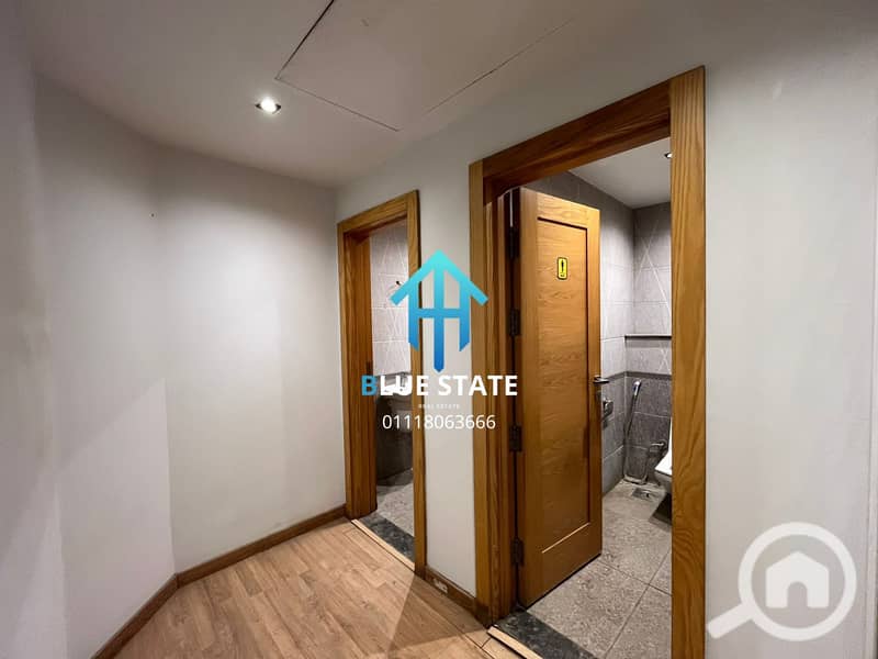 4 01118063666 (80). png