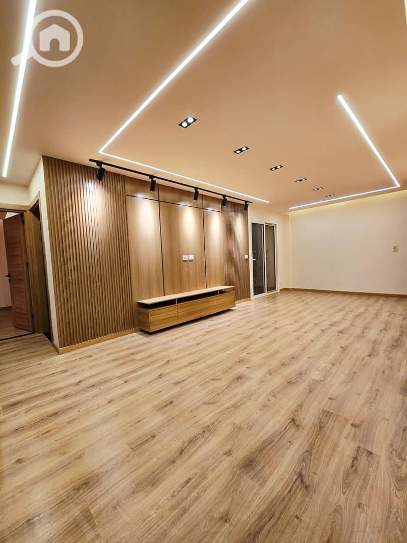 8 صورة واتساب بتاريخ 2025-12-02 في 00.55. 42_d9f004f6. jpg