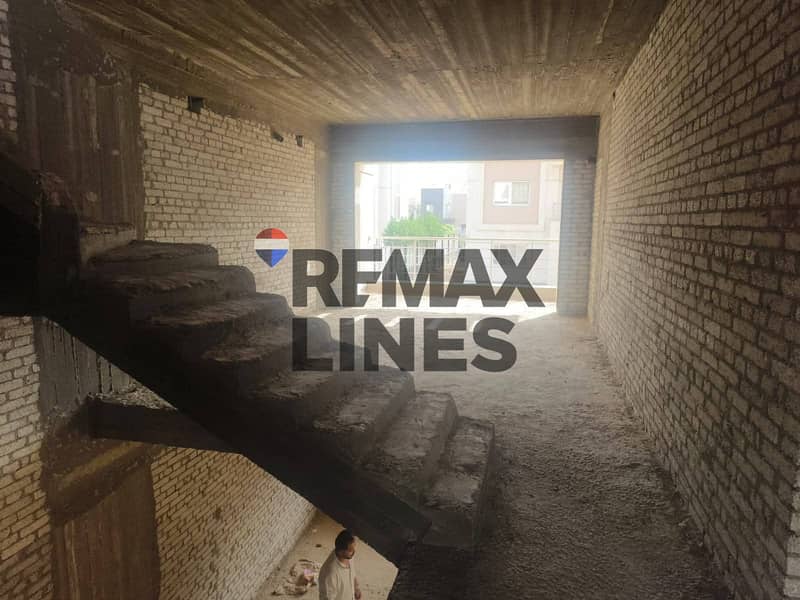 6 8e844080-28bb-4e5c-b654-f9d31aa8dd01. jpg