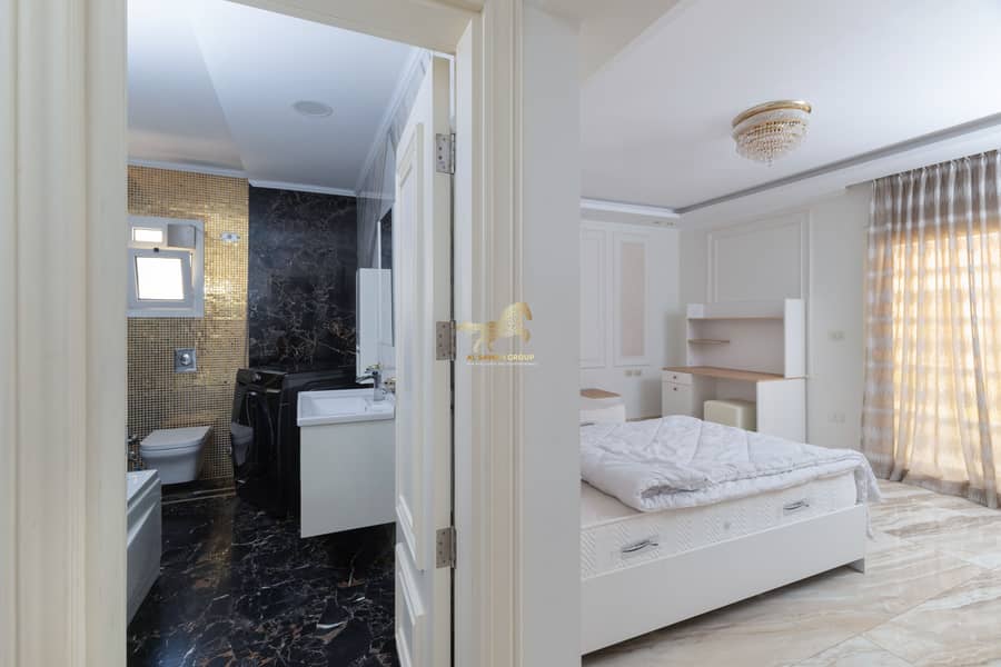 12 IMG_6220-Edit. jpg