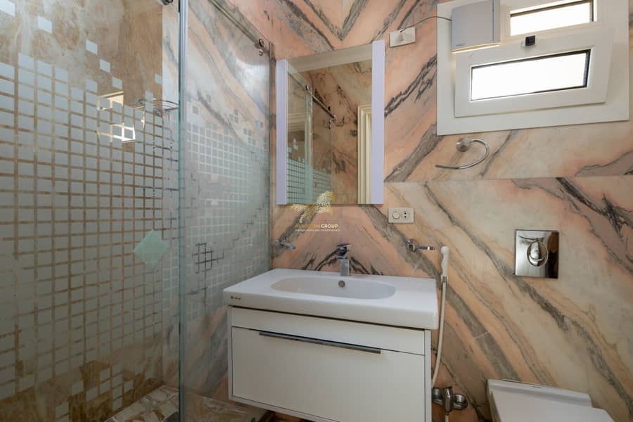 27 IMG_6373-Edit. jpg