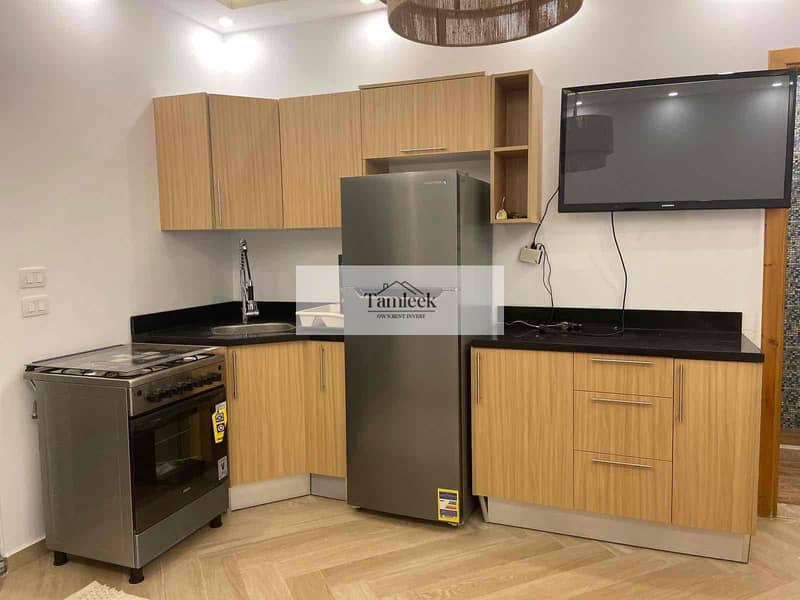 4 b86412a0-ddec-4aeb-bcaa-4c52804257f4. jpg