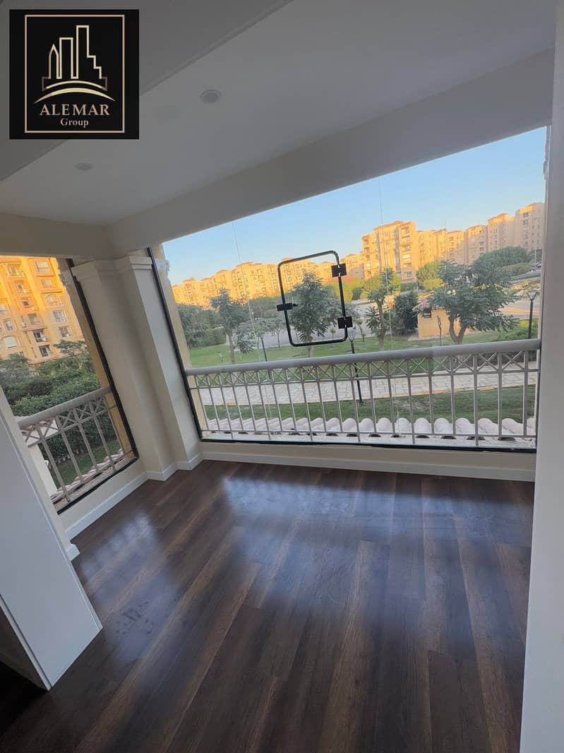 4 2e5d5aee-f6ca-489e-9ac7-953cfc1de810. jpg