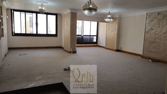 شقة 5 غرف نوم للايجار في الدقى، الجيزة - IMG20251025143537. jpg